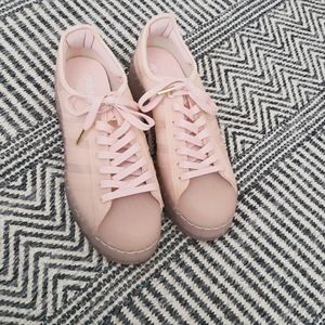 Superstar Tennis shoes